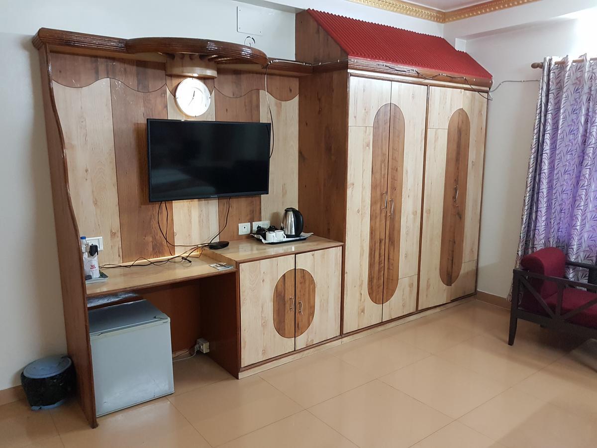 Hotel Lifestyle Сіліґурі Екстер'єр фото