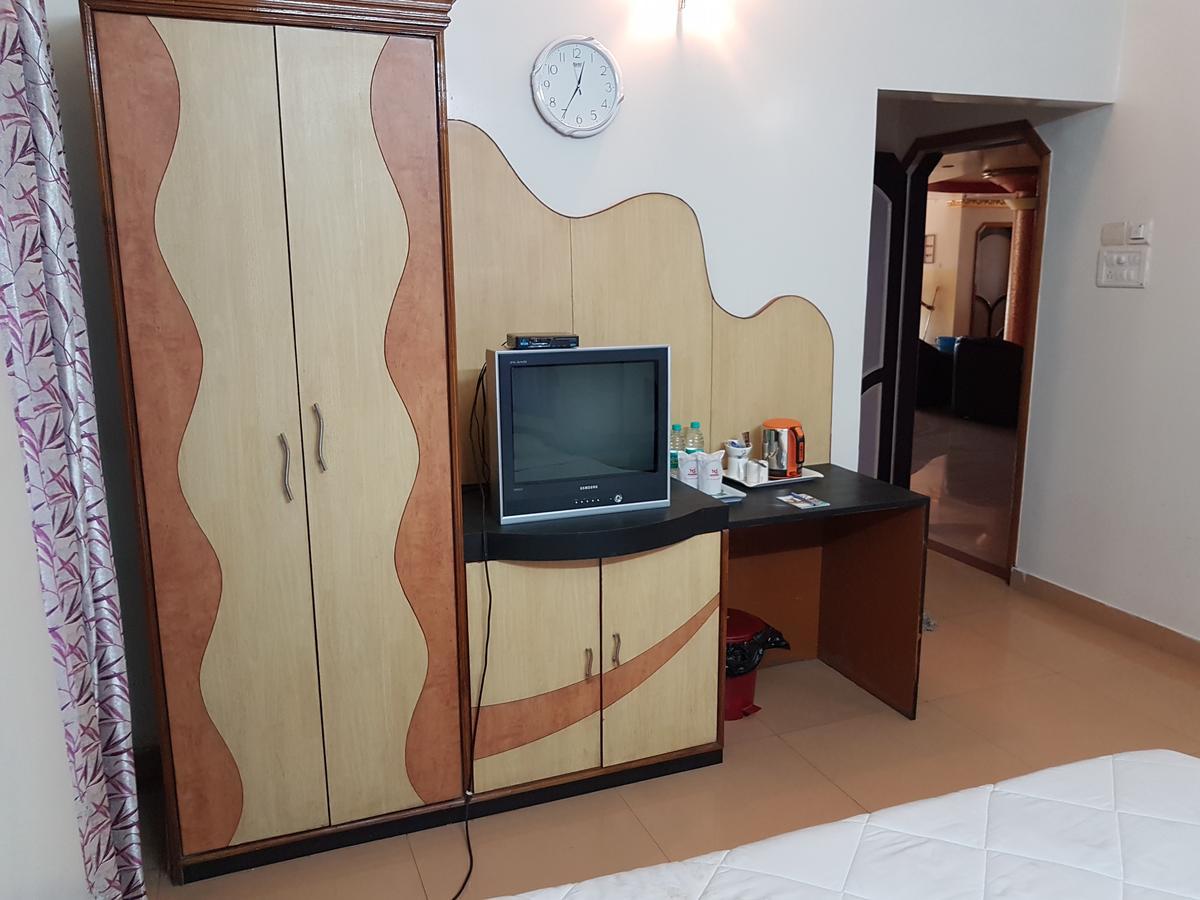 Hotel Lifestyle Сіліґурі Екстер'єр фото